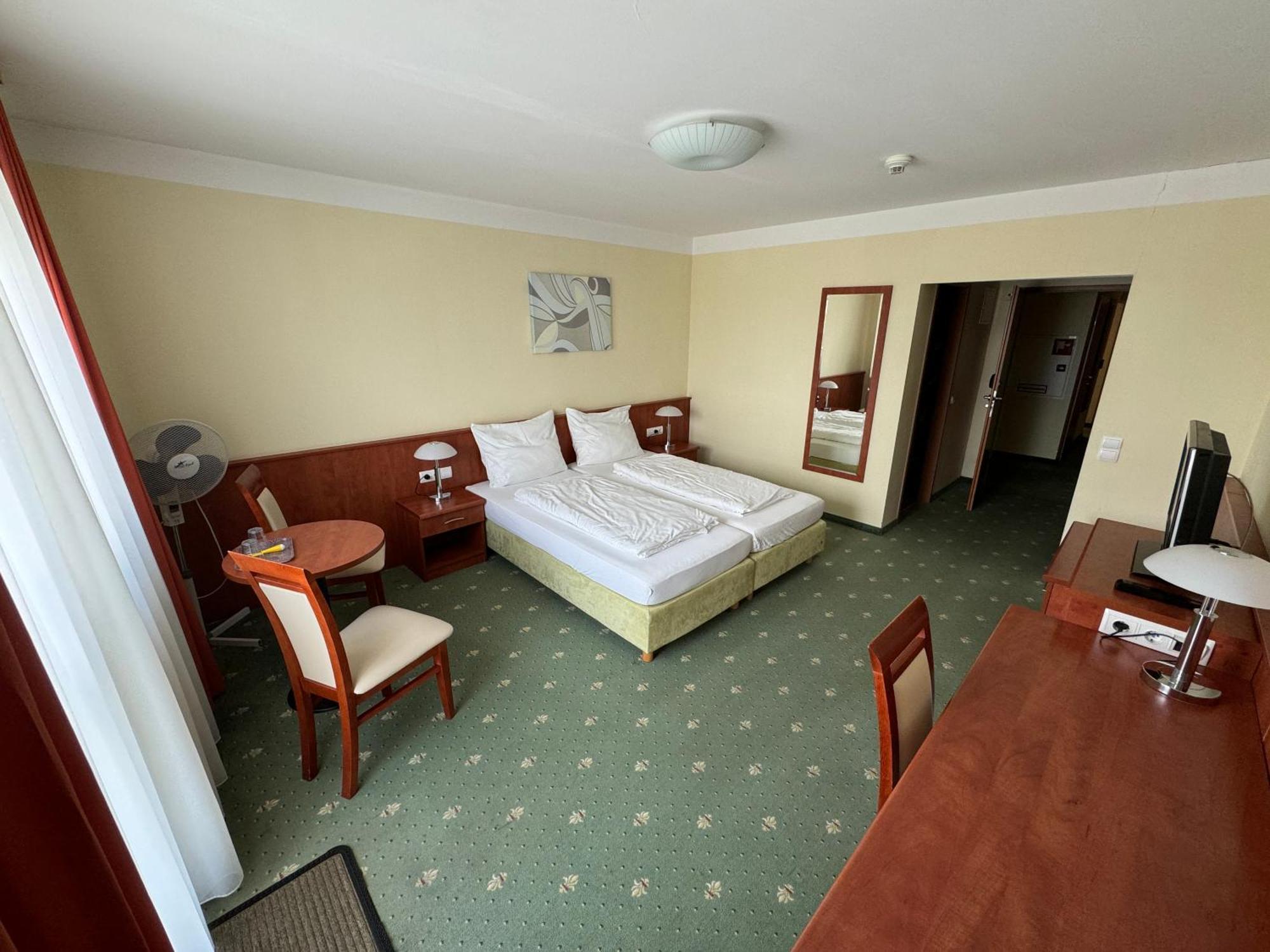 Hotel Breitenlee Vienna Luaran gambar