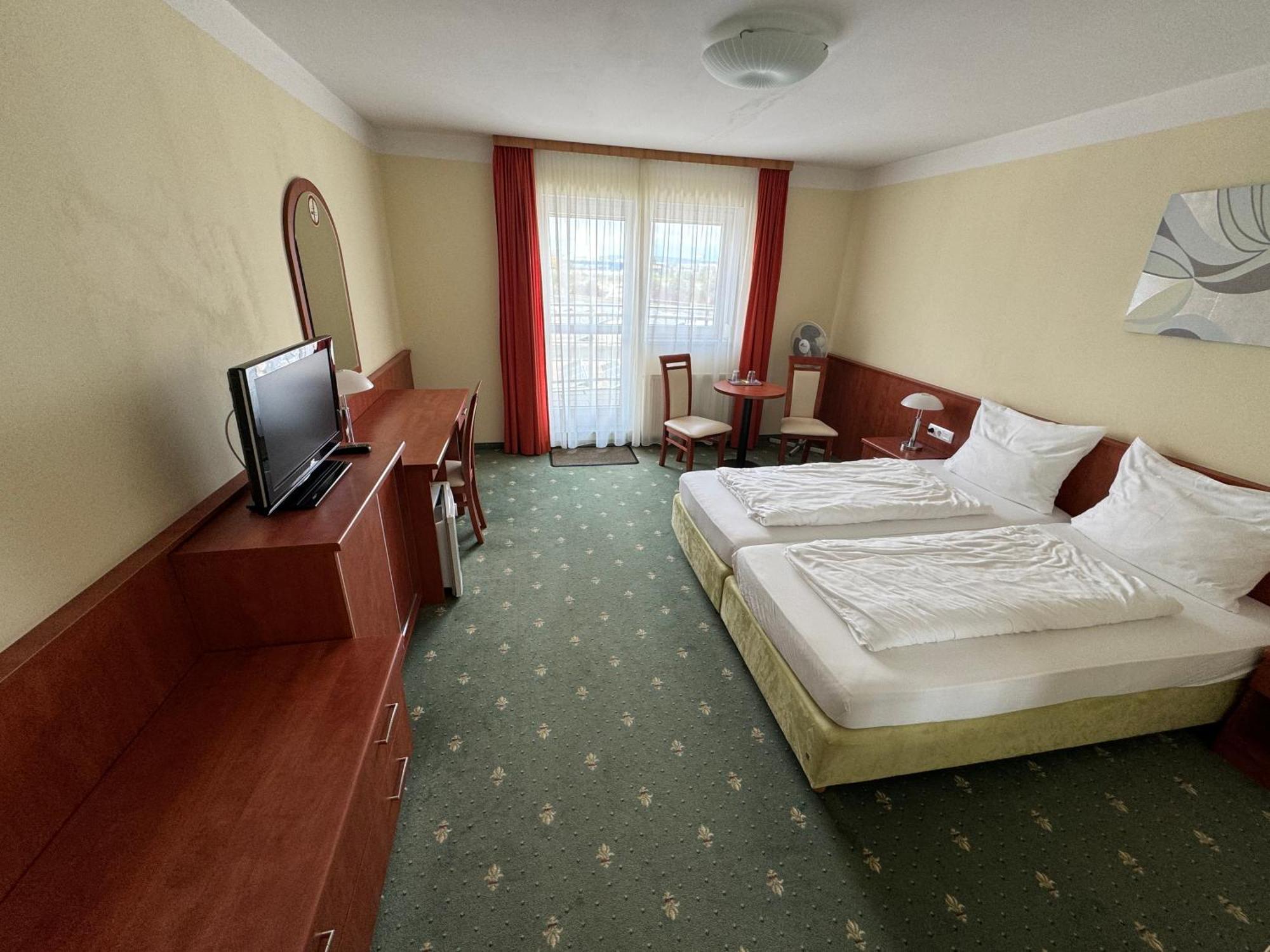 Hotel Breitenlee Vienna Luaran gambar