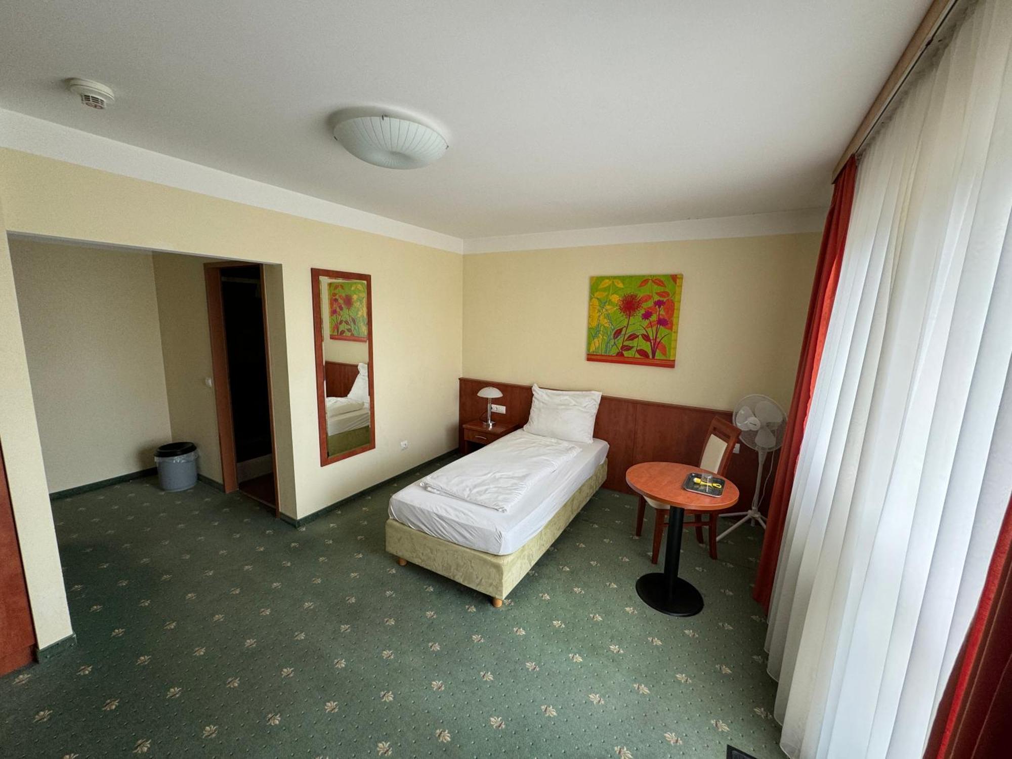 Hotel Breitenlee Vienna Luaran gambar